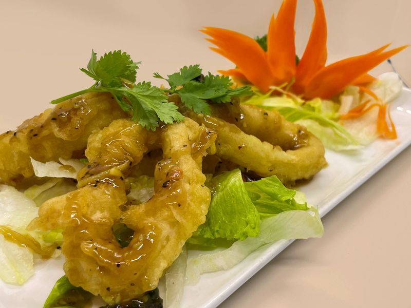 Giggling squids with hot chilli pepper